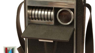 Nostalgic Trekkies Can Cling to the Original Series With This Retro Tricorder Replica